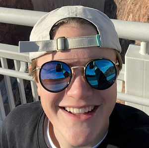 Meet your Posher, Cade